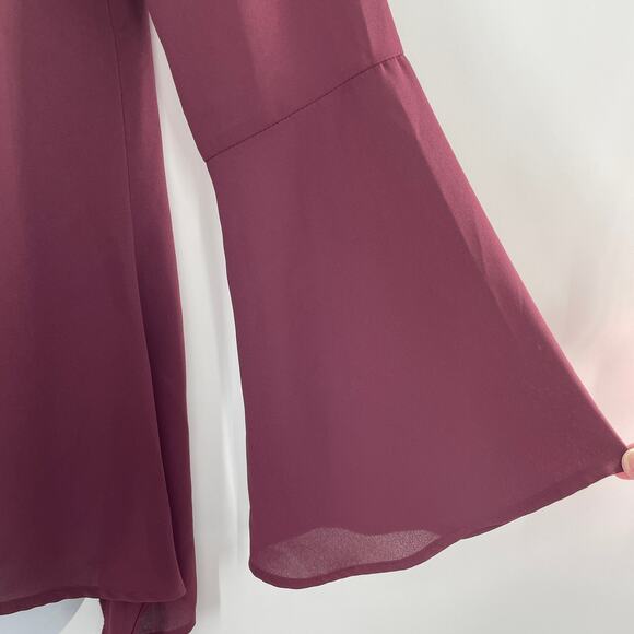 JUICY COUTURE Burgundy Bell Sleeve Rhinestone Trim Keyhole V-Neck Top Blouse XS - Picture 5 of 10